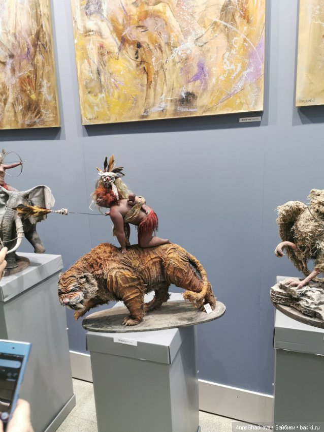 Небольшой кусочек выставки из гостинного двора (фото 3)