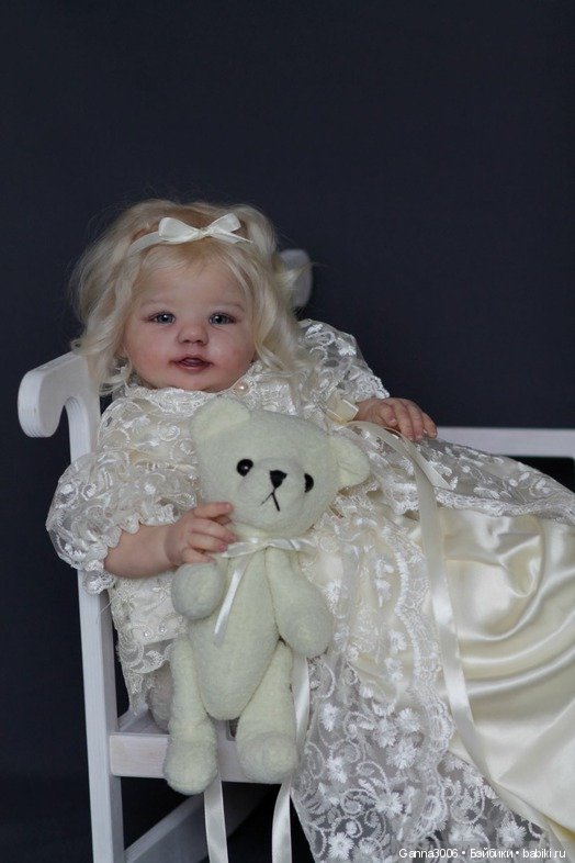 Прототип Abigail Smiling by Laura Tuzio Ross