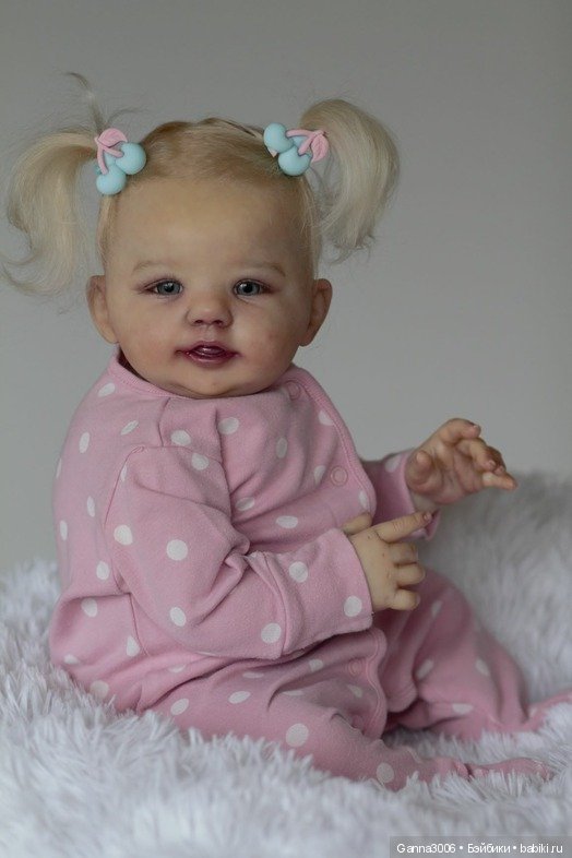 Прототип Abigail Smiling by Laura Tuzio Ross