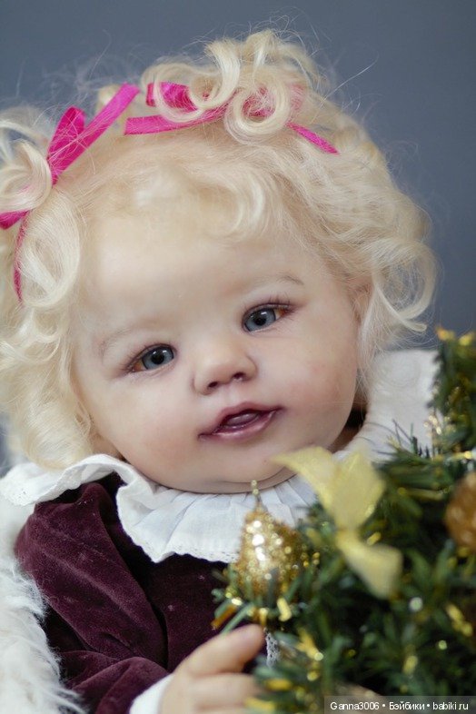 Прототип Abigail Smiling by Laura Tuzio Ross