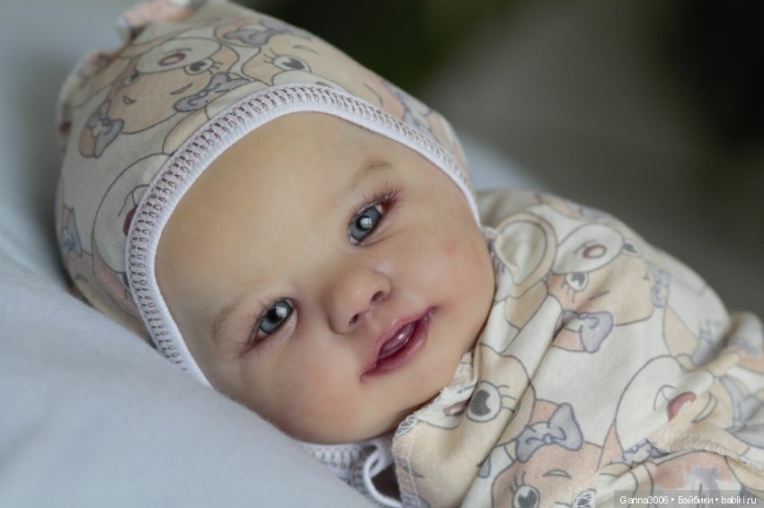 Прототип Abigail Smiling by Laura Tuzio Ross