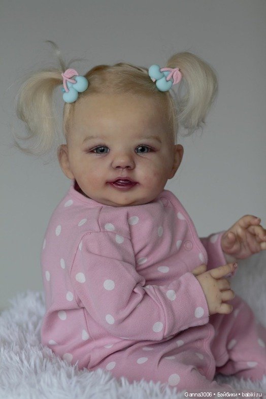 Прототип Abigail Smiling by Laura Tuzio Ross