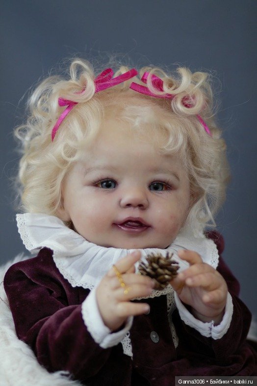 Прототип Abigail Smiling by Laura Tuzio Ross