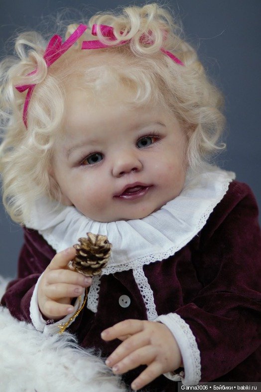 Прототип Abigail Smiling by Laura Tuzio Ross