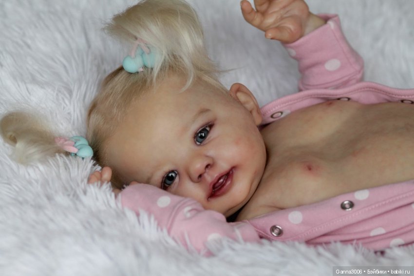 Прототип Abigail Smiling by Laura Tuzio Ross