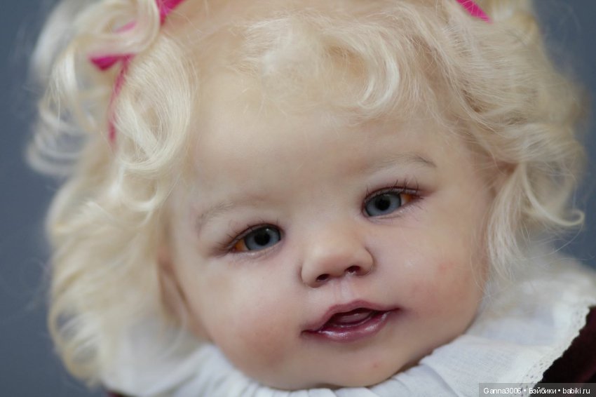 Прототип Abigail Smiling by Laura Tuzio Ross