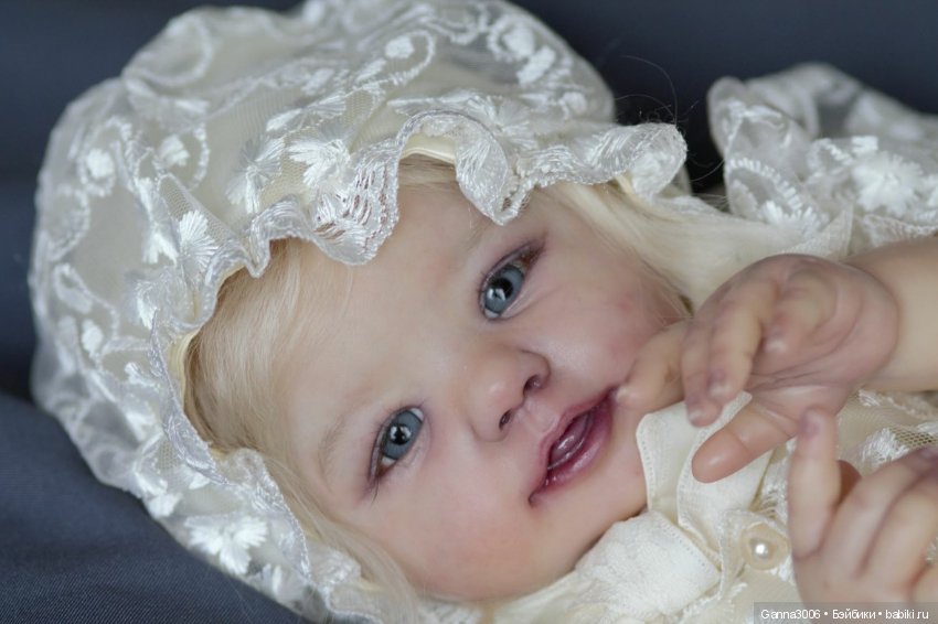 Прототип Abigail Smiling by Laura Tuzio Ross (фото 9)