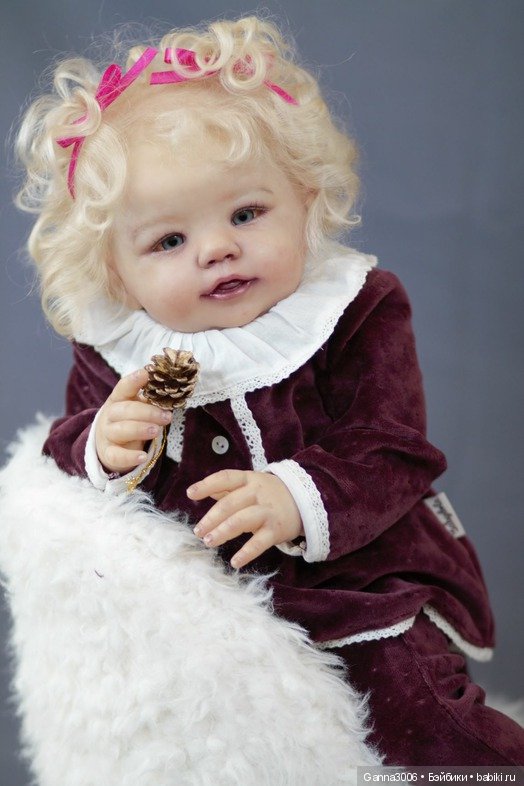 Прототип Abigail Smiling by Laura Tuzio Ross