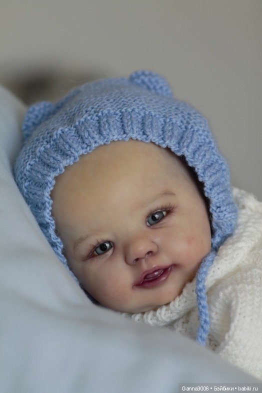 Прототип Abigail Smiling by Laura Tuzio Ross