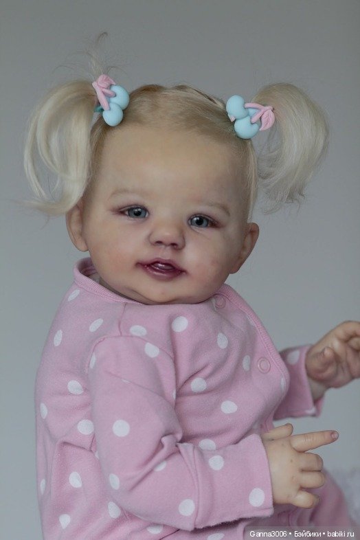 Прототип Abigail Smiling by Laura Tuzio Ross