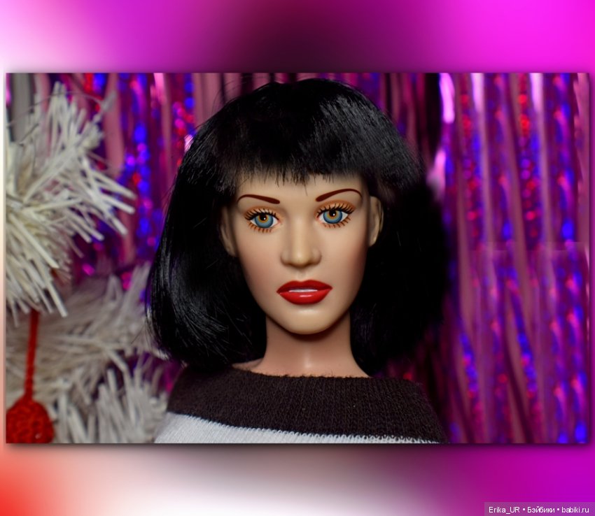 Фоточки под елочкой/ Franklin Mint doll 16" (фото 5)