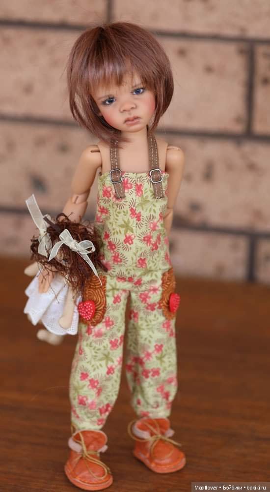 Mini Imani tan Preorder на сайте Kaye Wiggs