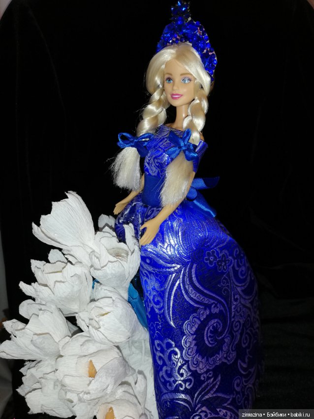 Конфетная Барби-Снегурочка (фото 4)