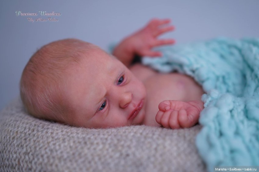 Jayden awake скульптора Natalie Scholl, автор прототипа Alexa Calvo