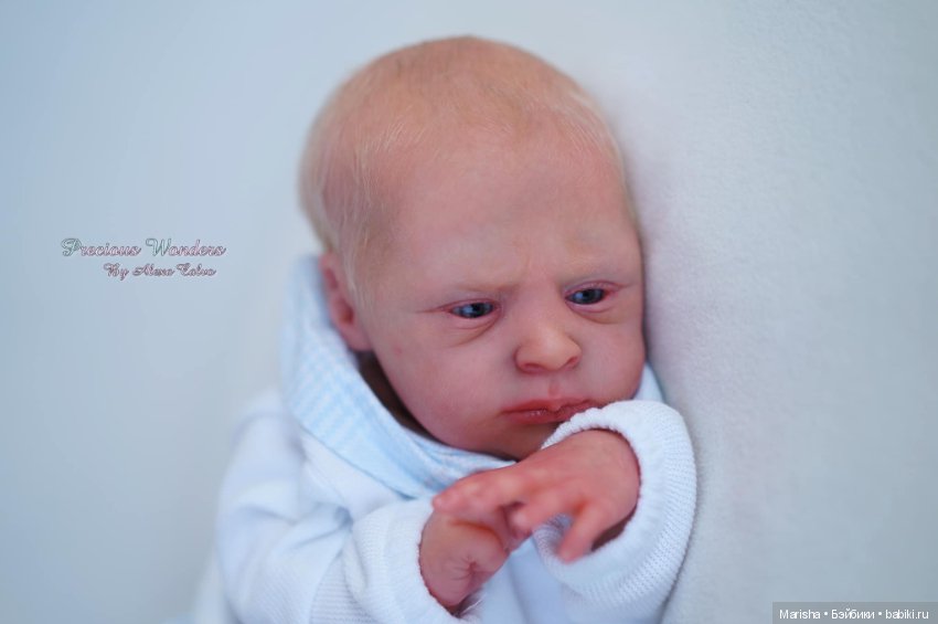 Jayden awake скульптора Natalie Scholl, автор прототипа Alexa Calvo