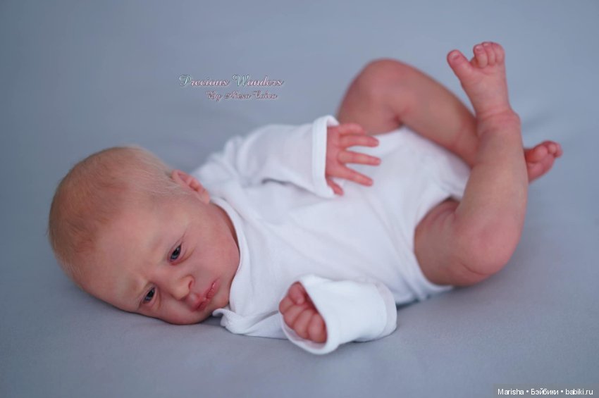 Jayden awake скульптора Natalie Scholl, автор прототипа Alexa Calvo