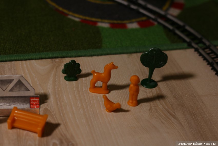 Железная дорога — Игрушки СССР и советского детства: резиновые (фото 10)