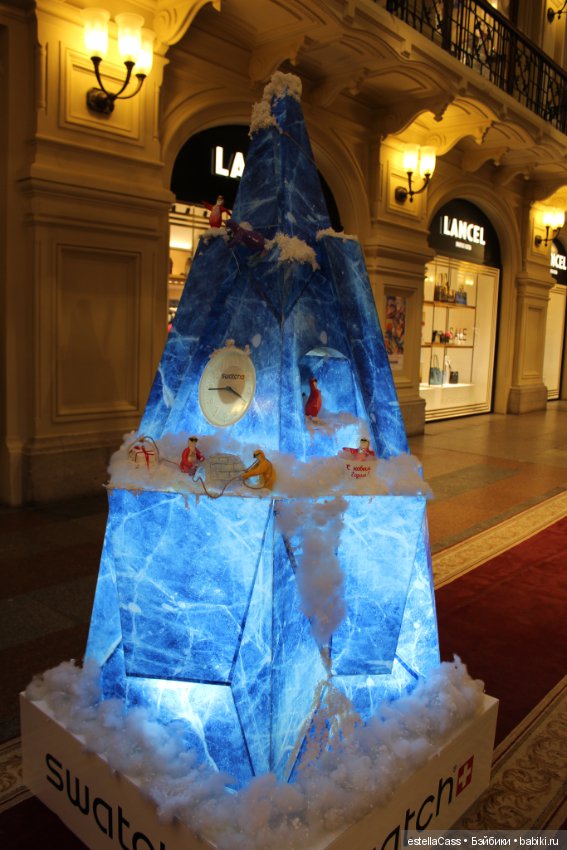 Парад ГУМовских елок — Новый год и Рождество: праздничные фото кукол (фото 9)