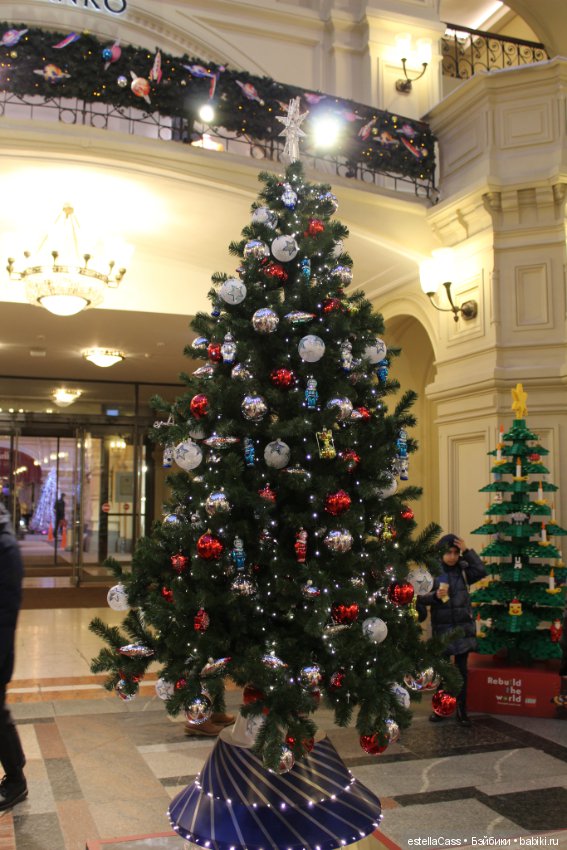 Парад ГУМовских елок — Новый год и Рождество: праздничные фото кукол