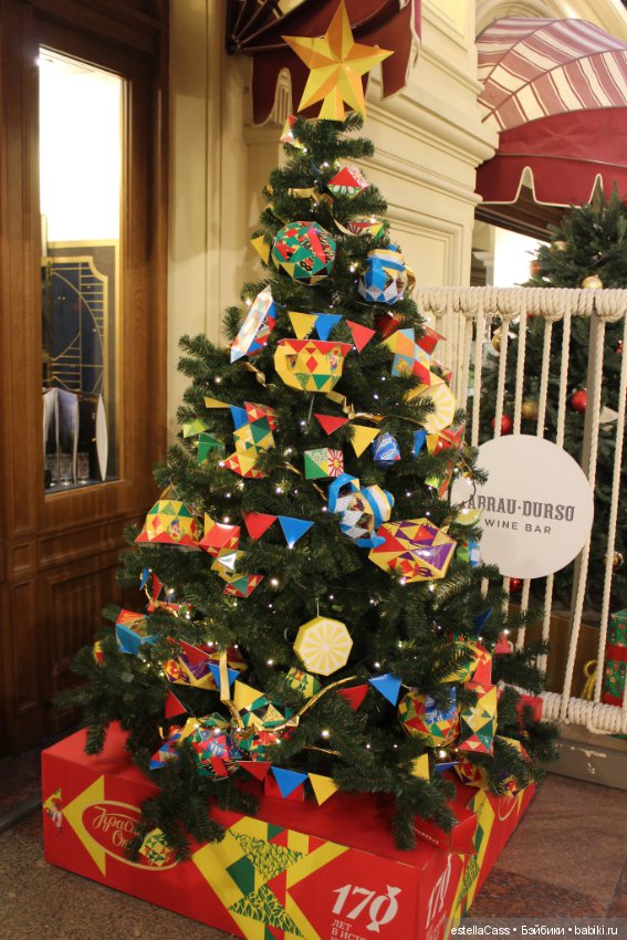 Парад ГУМовских елок — Новый год и Рождество: праздничные фото кукол