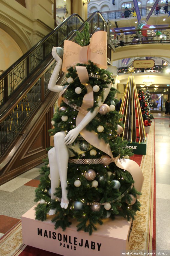 Парад ГУМовских елок — Новый год и Рождество: праздничные фото кукол (фото 4)