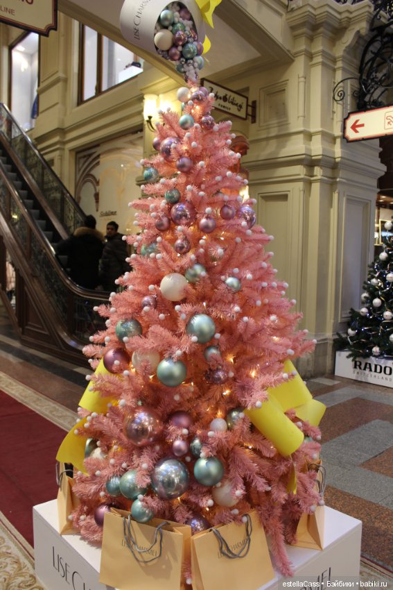 Парад ГУМовских елок — Новый год и Рождество: праздничные фото кукол (фото 3)