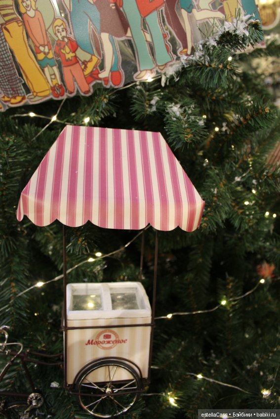 Парад ГУМовских елок — Новый год и Рождество: праздничные фото кукол