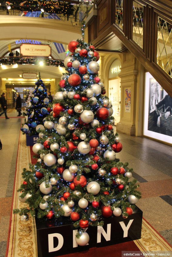 Парад ГУМовских елок — Новый год и Рождество: праздничные фото кукол