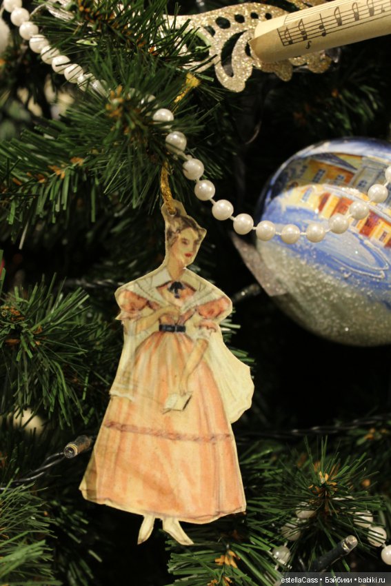 Парад ГУМовских елок — Новый год и Рождество: праздничные фото кукол