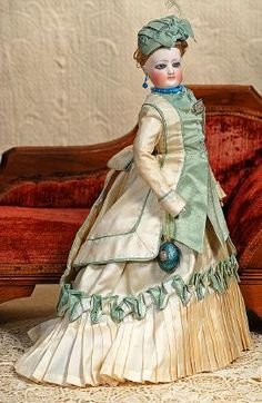 Модные куклы. Фасоны платья