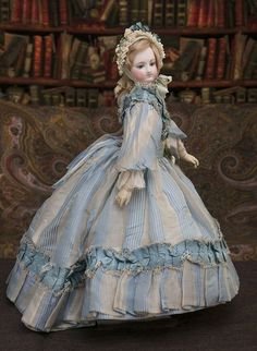 Модные куклы. Фасоны платья (фото 6)