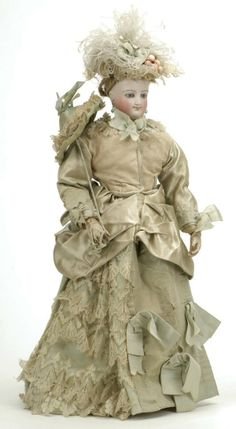 Модные куклы. Фасоны платья