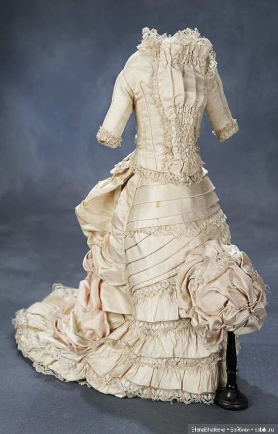 Модные куклы. Фасоны платья