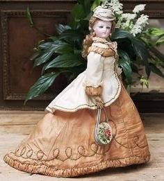 Модные куклы. Фасоны платья