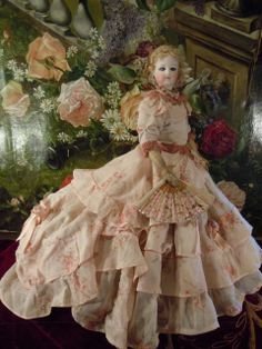 Модные куклы. Фасоны платья