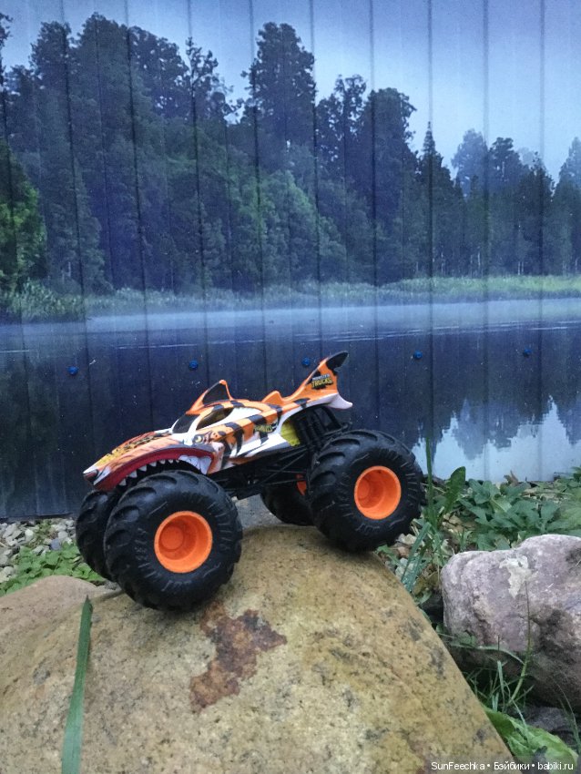 Желанный подарок дочки или монстр трак от hot wheels
