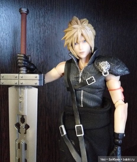 Фото фигурки Клауда Страйфа ("Последняя фантазия 7") с мечами (фото 7)