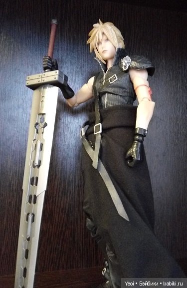 Фото фигурки Клауда Страйфа ("Последняя фантазия 7") с мечами (фото 9)