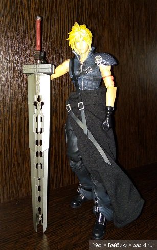Фото фигурки Клауда Страйфа ("Последняя фантазия 7") с мечами (фото 10)