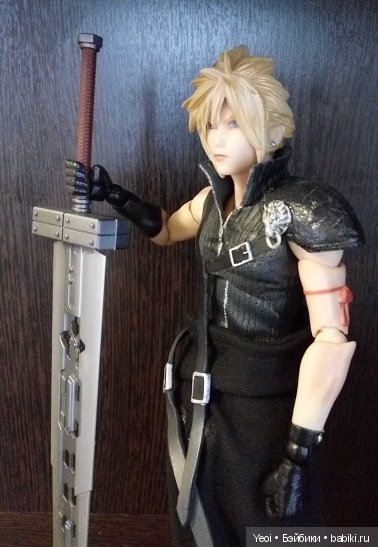Фото фигурки Клауда Страйфа ("Последняя фантазия 7") с мечами (фото 6)