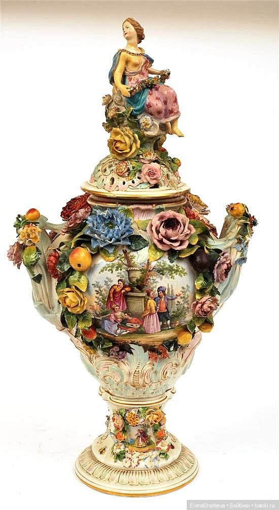 И конечно вазы! Какой же дом без них!? Антикварные шедевры