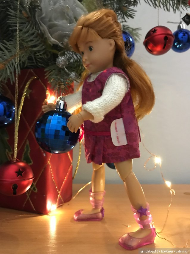 Как малышня елку наряжала