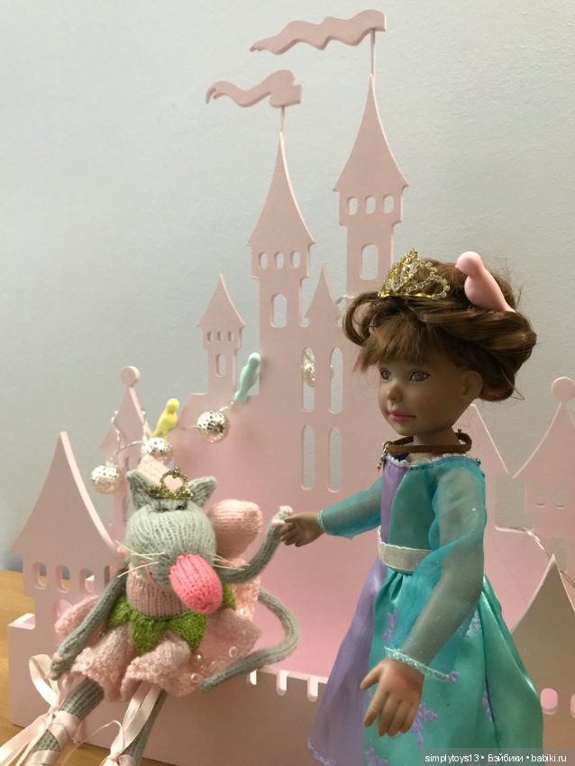 Орешек и ее волшебные птички несут волшебство в каждый дом