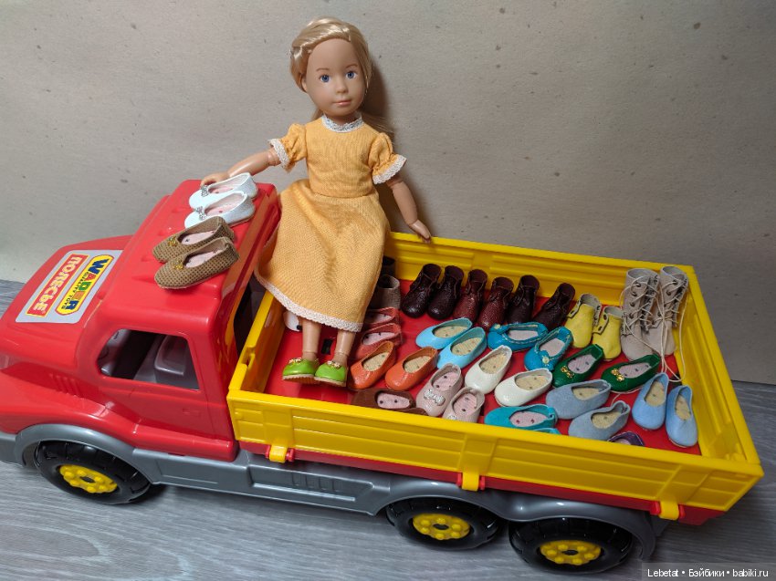 Вера и грузовичок обуви — Куклы Kathe Kruse (Кате/Кэте Крузе): фото