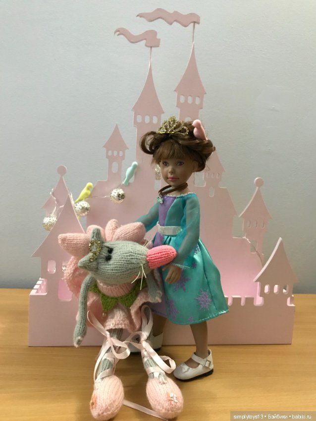 Орешек и ее волшебные птички несут волшебство в каждый дом