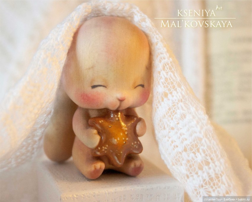 Сладкий зайка (вырезан из клёна)