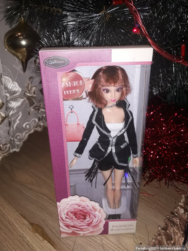 Черно-белая и в серебре, но... не Крыса, или Девочка из коробки (фото 2)