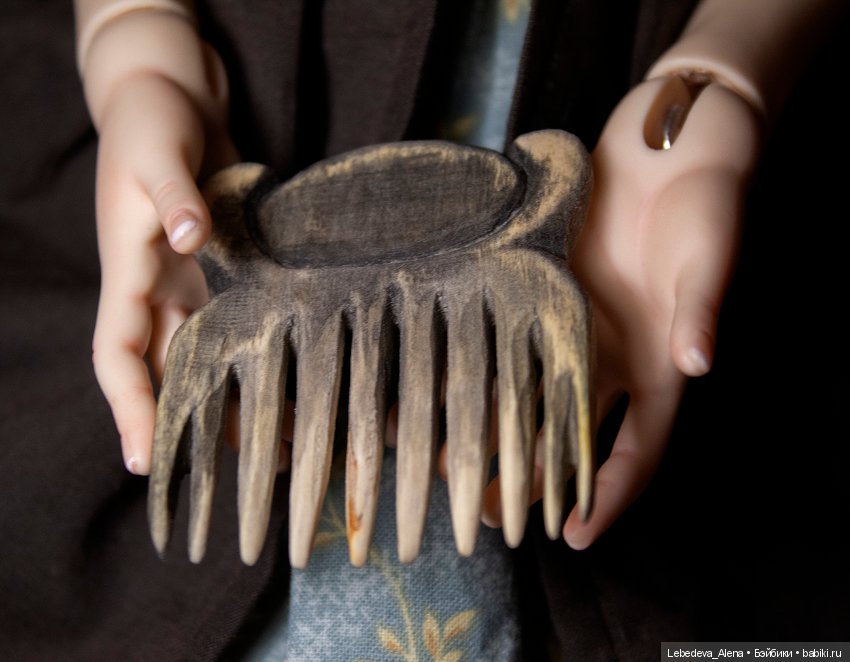 Гребень для Марты — Одежда и обувь для кукол BJD (БЖД): 1/3 (фото 2)