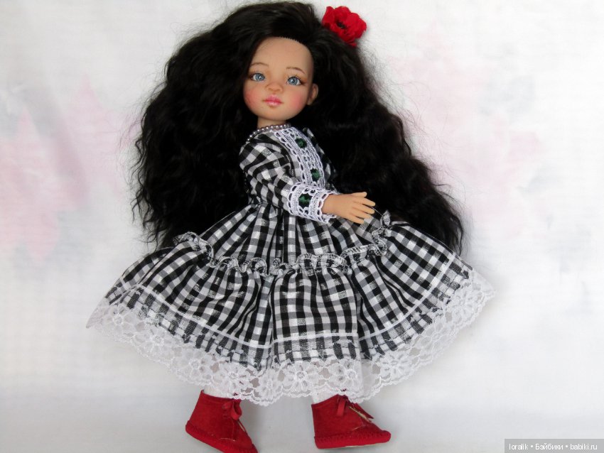 Зимний сон про алые маки на снегу