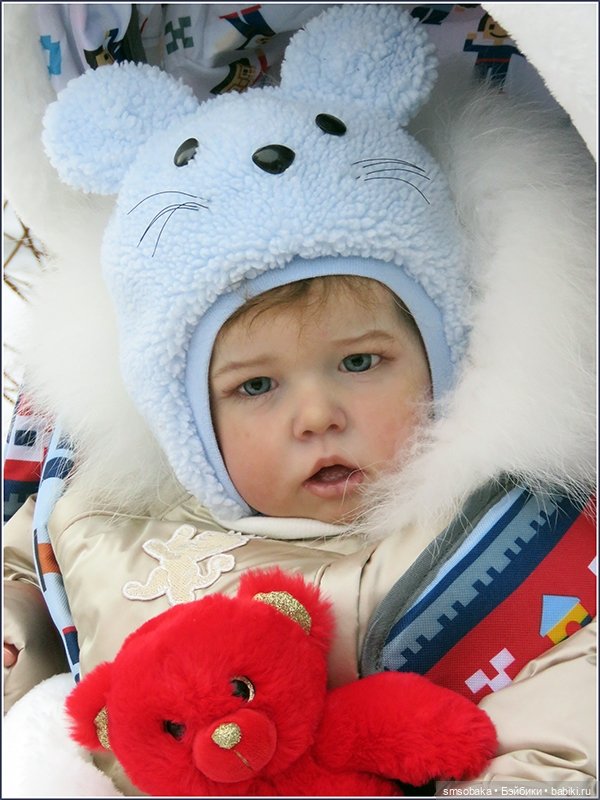 Димулька в зимней колясочке